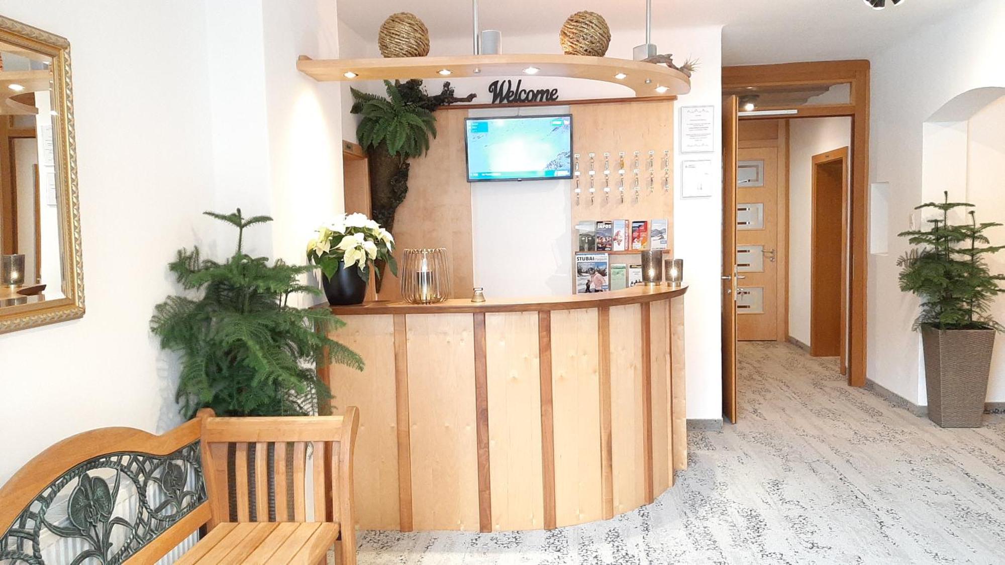 Hotel Garni Bergland Neustift im Stubaital Bagian luar foto